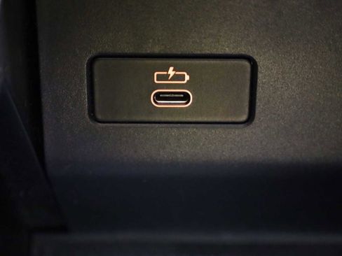 Used 2024 BMW X5 xDrive40i w/ M Sport Package image 33