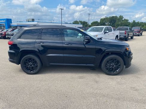 Used 2021 Jeep Grand Cherokee Limited X image 2