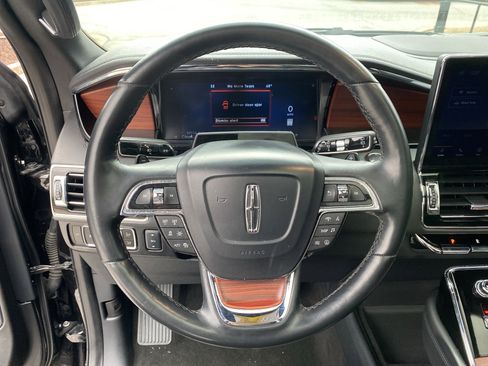 Used 2024 Lincoln Navigator L 4WD image 11