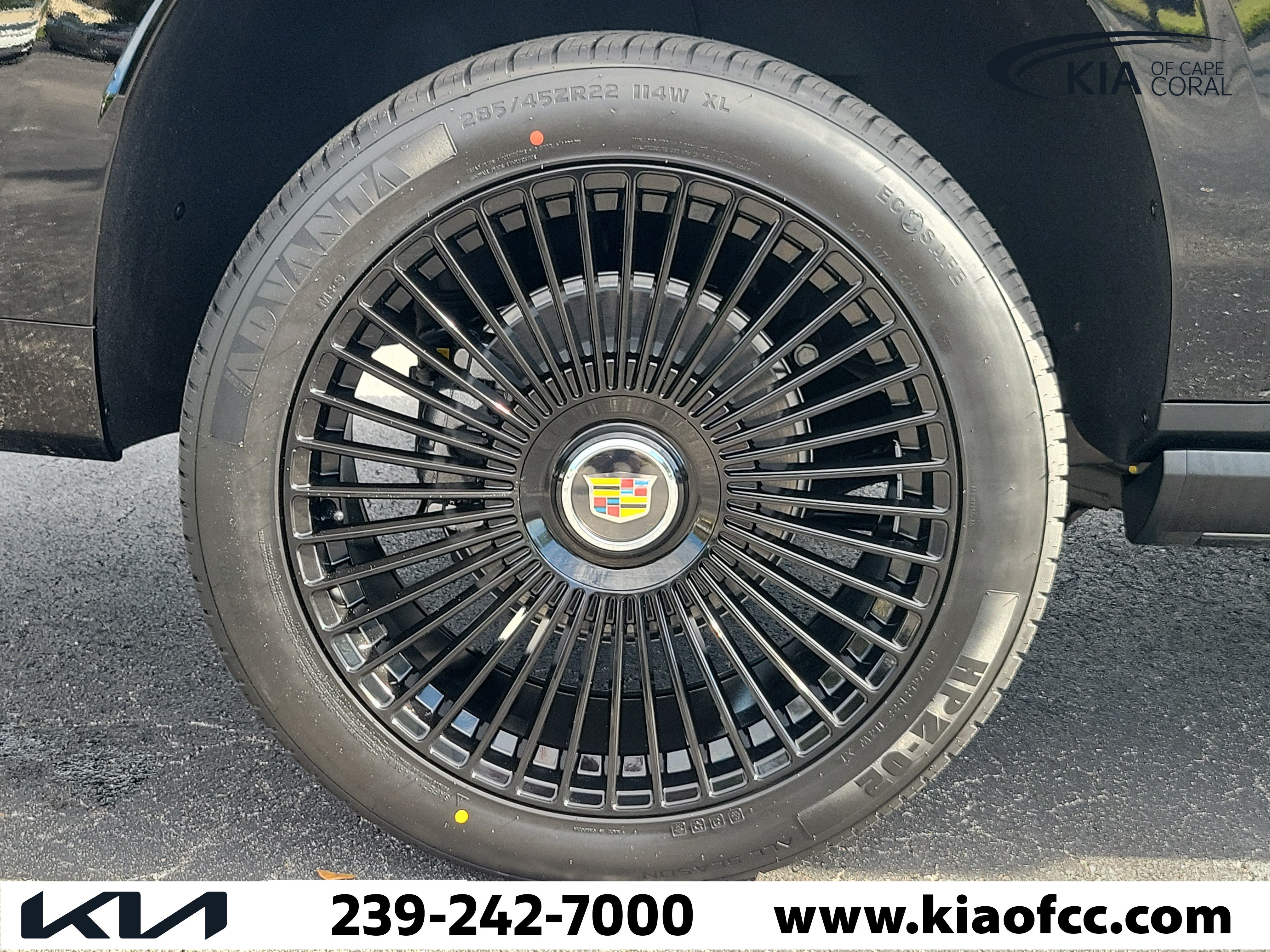 Used 2026 Cadillac Escalade ESV Sport AWD/4WD image 9