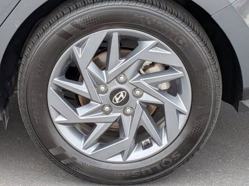 Used 2024 Hyundai Elantra SEL FWD image 13