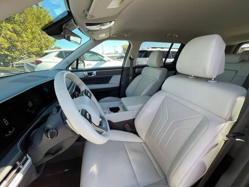 Used 2025 Hyundai Santa Fe SEL image 38