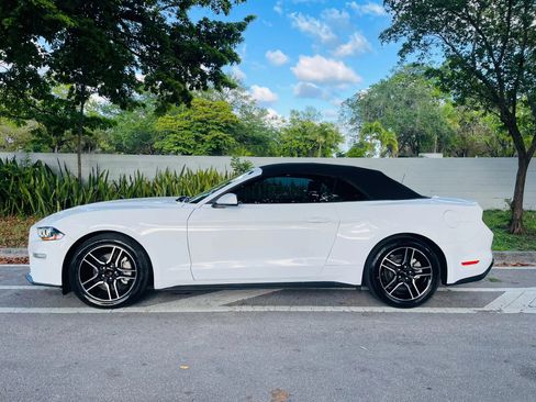 Used 2023 Ford Mustang Premium image 2