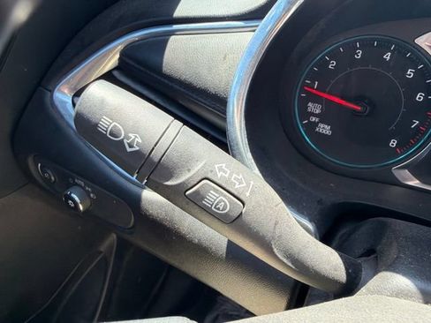 Used 2018 Chevrolet Malibu LT w/ Leather Package FWD image 38