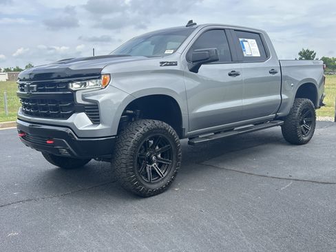Used 2024 Chevrolet Silverado 1500 LT Trail Boss w/ Convenience Package II AWD/4WD image 5