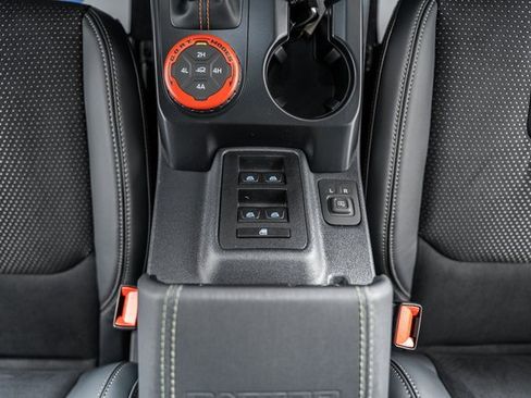 New 2025 Ford Bronco Outer Banks w/ Sasquatch Package image 33