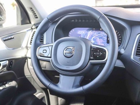 Used 2025 Volvo XC90 B5 Core w/ Protection Package Premier AWD/4WD image 17