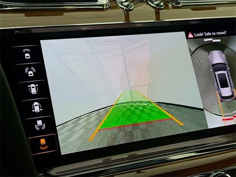 Used 2022 Bentley Bentayga image 17