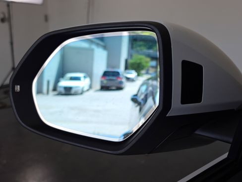 Used 2023 Audi Q8 Prestige AWD/4WD image 42