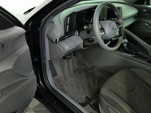 Used 2023 Hyundai Elantra SEL w/ Cargo Package FWD image 13