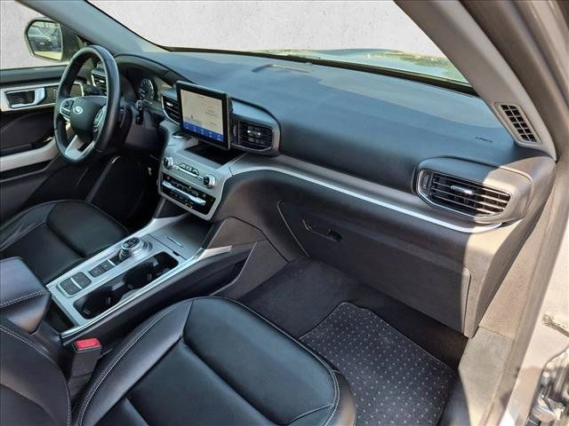 Used 2020 Ford Explorer XLT w/ Equipment Group 202A RWD image 22