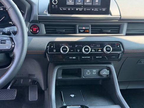 Certified 2025 Honda Pilot TrailSport image 21