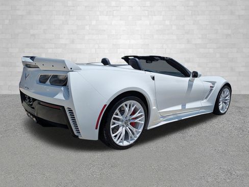 Used 2016 Chevrolet Corvette Z06 w/ 3LZ Preferred Equipment Group RWD image 2