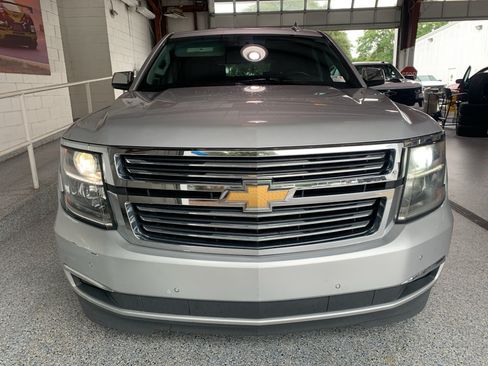 Used 2019 Chevrolet Tahoe Premier RWD image 2