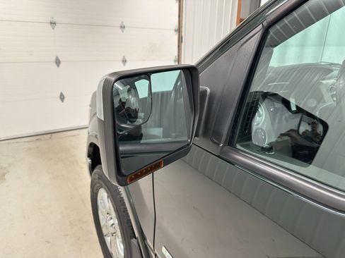 Used 2014 Ford F150 Lariat w/ Lariat Chrome Package image 14