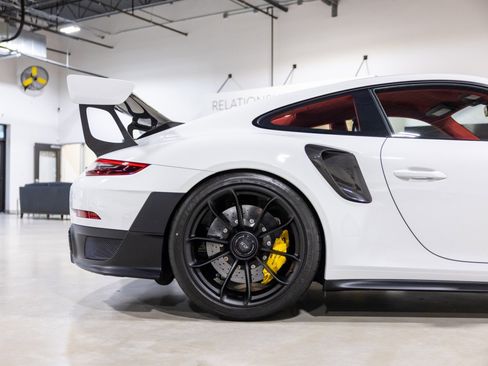 Used 2018 Porsche 911 GT2 RS image 31