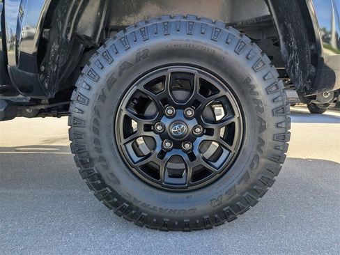 Used 2022 Toyota Tacoma SR5 image 15