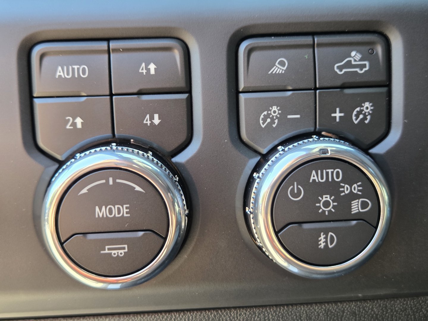 New 2026 GMC Sierra 2500 AT4 w/ AT4 Premium Plus Package AWD/4WD image 32