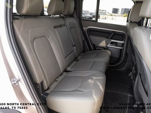 Used 2023 Land Rover Defender 110 SE image 34