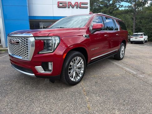 Used 2021 GMC Yukon XL Denali w/ Denali Premium Package RWD image 1