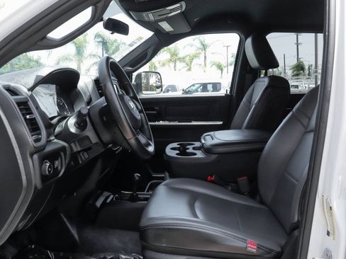 Used 2022 RAM 2500 Tradesman w/ Chrome Appearance Group image 17