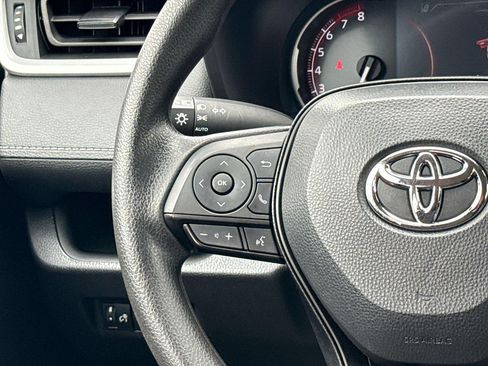Used 2023 Toyota RAV4 XLE AWD/4WD image 19
