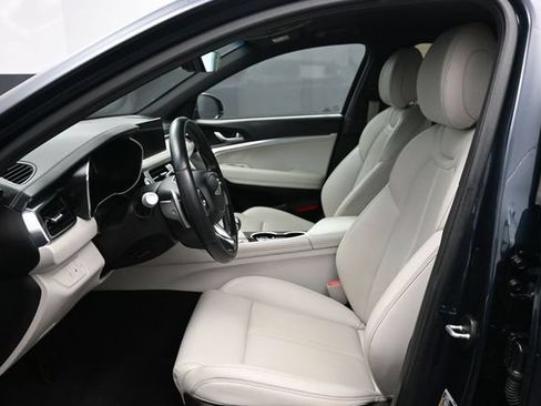 Used 2025 Genesis G70 2.5T AWD/4WD image 7