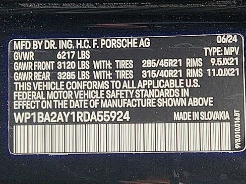 Certified 2024 Porsche Cayenne Coupe image 31