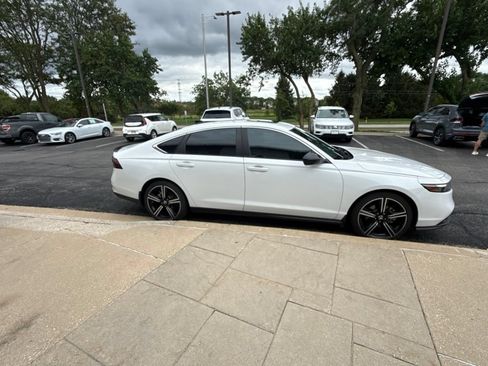 Used 2024 Honda Accord Sport image 7