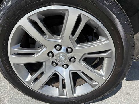 Used 2015 Cadillac Escalade Premium image 13