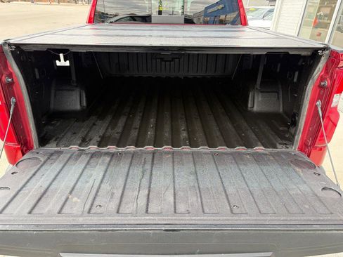 Used 2021 Chevrolet Silverado 1500 LT Trail Boss w/ LT Trail Boss Premium Package AWD/4WD image 19