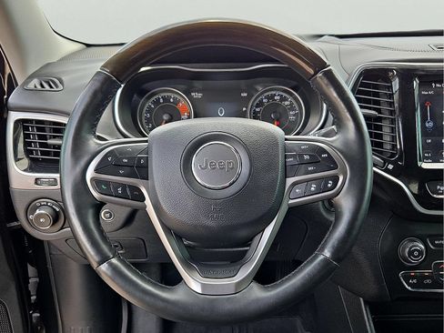 Used 2019 Jeep Cherokee Overland w/ Technology Group AWD/4WD image 13