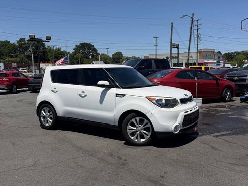Used 2016 Kia Soul ! FWD image 11