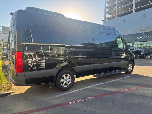 Used 2023 Mercedes-Benz Sprinter 2500 image 10