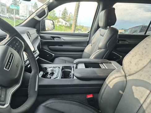 New 2026 Jeep Grand Wagoneer 4WD image 5