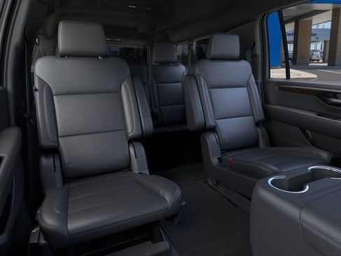 New 2026 Chevrolet Suburban LT w/ Comfort Package image 17