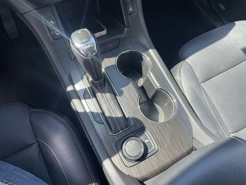 Used 2019 GMC Acadia SLT image 15