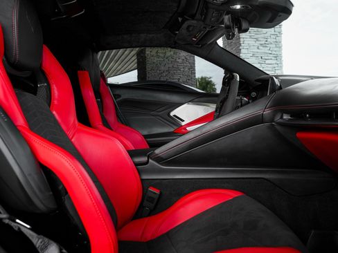 Used 2025 Chevrolet Corvette Z06 w/ Battery Protection Package image 4