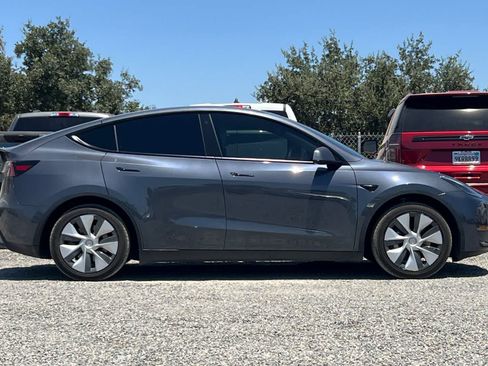 Used 2020 Tesla Model Y Long Range AWD/4WD image 9
