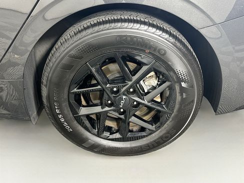 Used 2025 Kia K5 LXS image 11