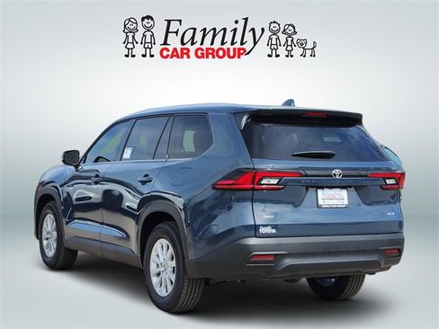 New 2026 Toyota Grand Highlander XLE image 3