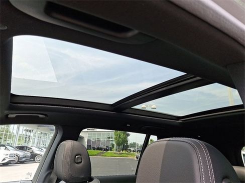 Used 2025 Mercedes-Benz GLS 450 4MATIC image 14