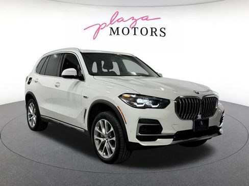 Certified 2023 BMW X5 xDrive45e w/ Climate Comfort Package AWD/4WD image 4