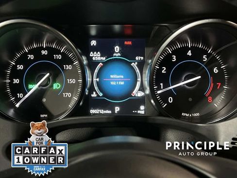 Used 2020 Jaguar F-PACE Premium image 22
