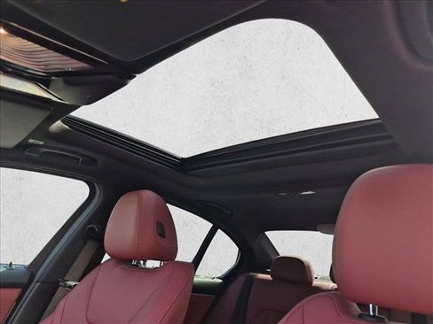 Used 2023 BMW 330i Sedan w/ Premium Package RWD image 11