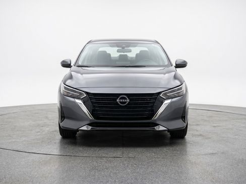 Used 2025 Nissan Sentra SV FWD image 2