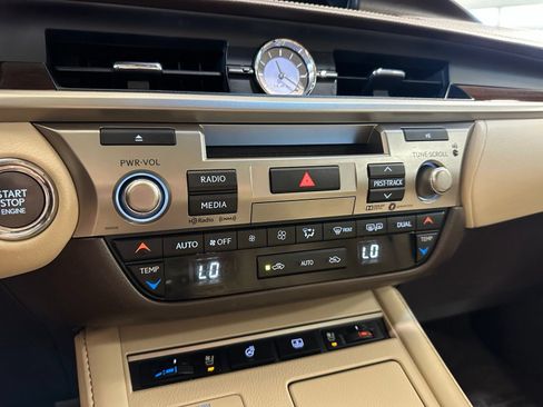 Used 2017 Lexus ES 350 FWD image 32