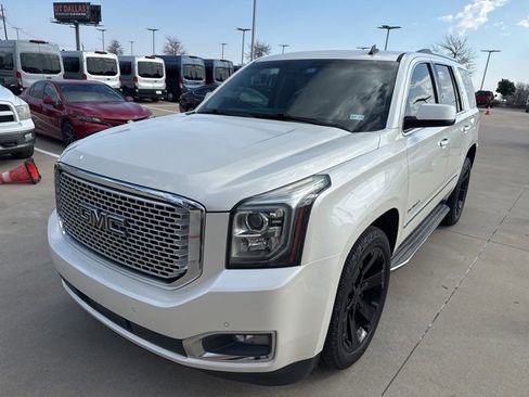 Used 2015 GMC Yukon Denali w/ Touring Package image 2