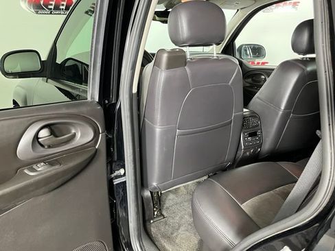 Used 2008 Chevrolet TrailBlazer SS w/ Sun And 6-Disc Cd Package AWD/4WD image 24