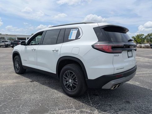 Used 2025 GMC Acadia Elevation image 5